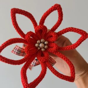 fiore artigianale realizzato a mano